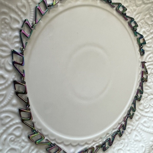 Louis Vuitton 2054 chain necklace in rainbow - Picture 5 of 5